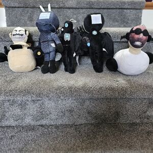 Skibidi Toilet Plush 5 pc Set